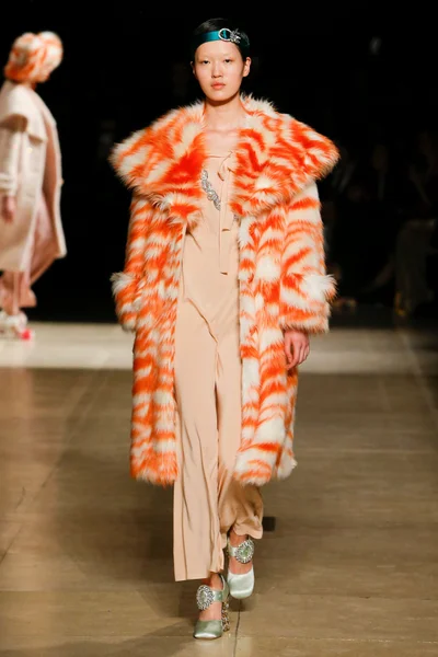 Look 43